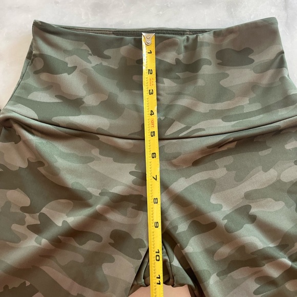 Onzie Moss Camo Leggings. High waist. Army green. S/M - Picture 13 of 13
